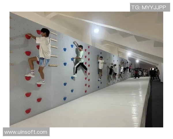 成都攀岩队创历史新高攀岩配合排名引发广泛关注与赞誉