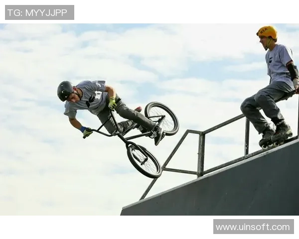 深圳极限运动队在滑板精英赛中以93分稳居积分榜首位