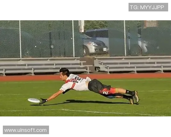 西安飞盘队在极限运动联赛中以98分稳居榜首展现强劲实力 西安飞盘队在极限运动联赛中以98分稳居榜首展现强劲实力