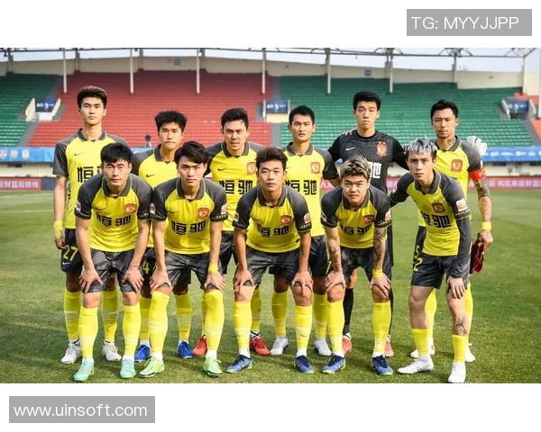 足球盛宴：深入解析广州足球队的团队协作与战术配合之道