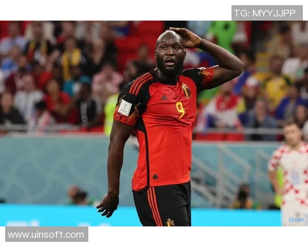 卢卡库的崛起与挑战：从天才少年到世界顶级前锋的奋斗历程