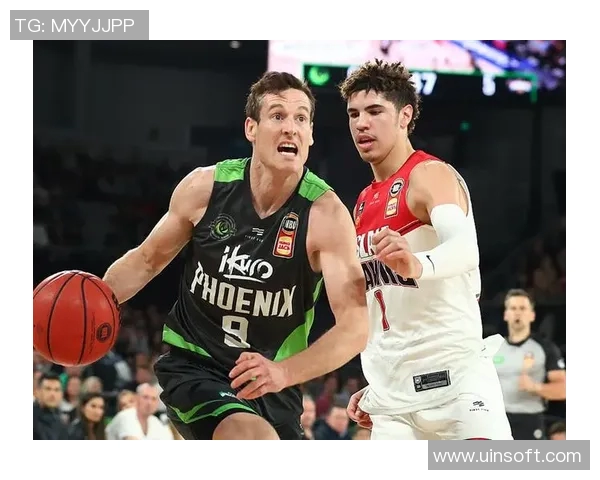 周鹏的篮球传奇之路：从青涩少年到国家队核心的成长故事