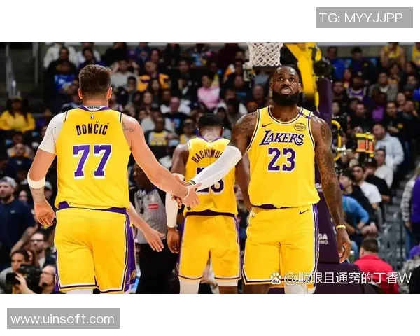 夏季联赛精彩对决勇士与掘金的巅峰之战引发球迷热议