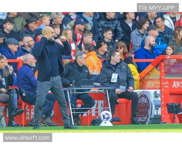 特拉维与阿尔特的精彩对决揭示足球战术与团队合作的魅力