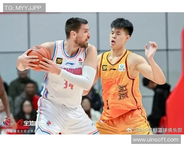 辽宁男篮迎战江苏队常规赛精彩对决引发球迷热议 辽宁男篮迎战江苏队常规赛精彩对决引发球迷热议
