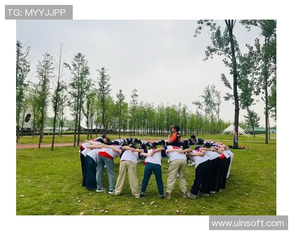 重庆极限运动队团队协作引发热议探讨运动精神与合作的重要性 重庆极限运动队团队协作引发热议探讨运动精神与合作的重要性