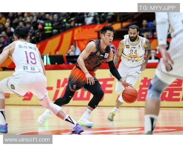 11赛季精彩对决山东男篮迎战新疆队争夺季后赛席位的关键战役 11赛季精彩对决山东男篮迎战新疆队争夺季后赛席位的关键战役